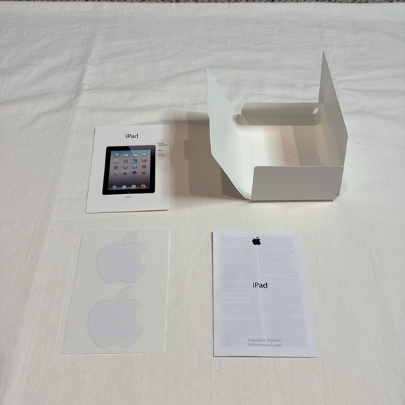 Apple Black iPad Tablet 32GB Empty Box & Apple Stickers - Picture 4 of 6